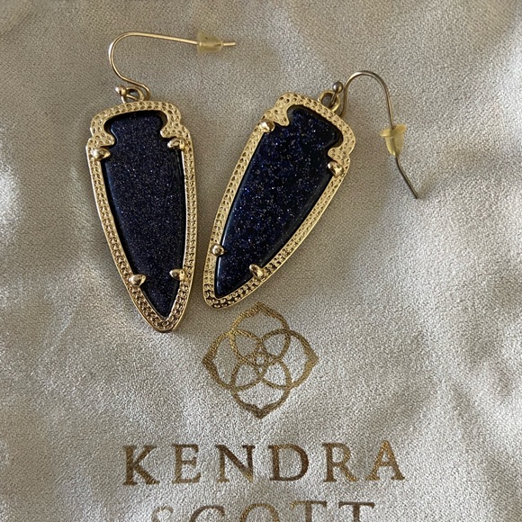 Jewelry - Kendra Scott Arrow Earrings in Navy Drusy